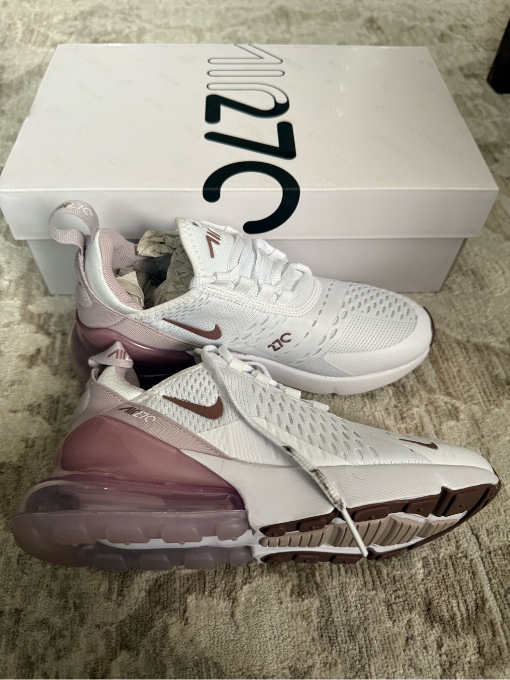 Nike 270